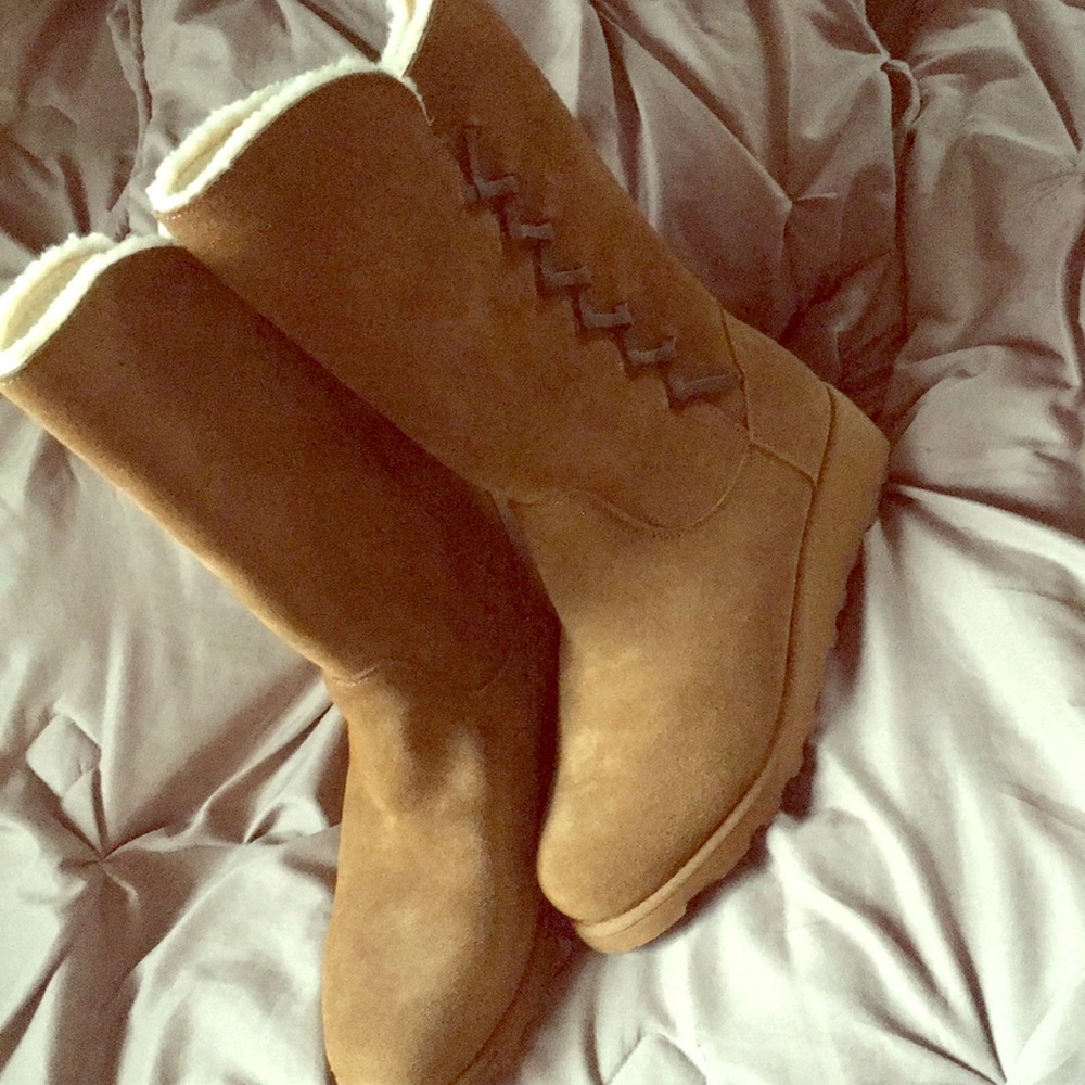 Bearpaw Camila Boots(New)